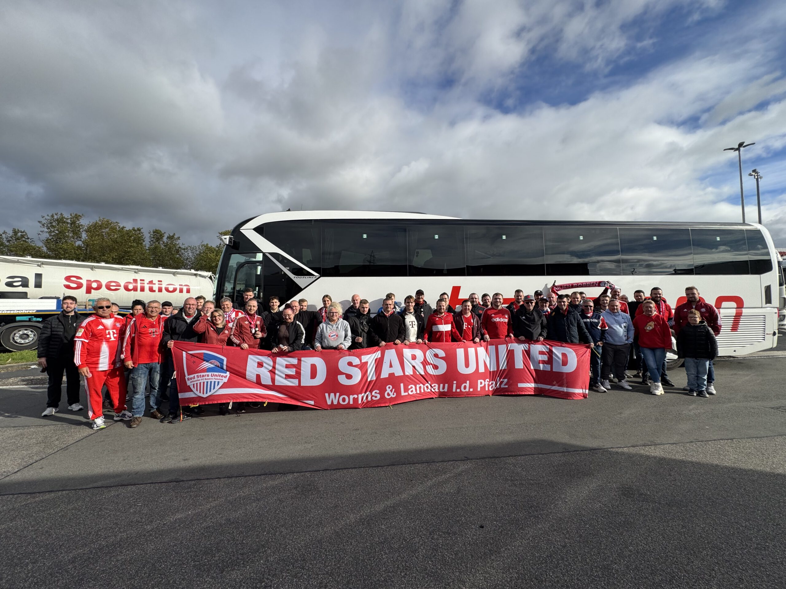 Gladbach Auswärts mit dem großen Bus.